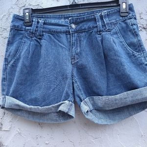 OLD NAVY DENIM SHORTS.  SZ 8